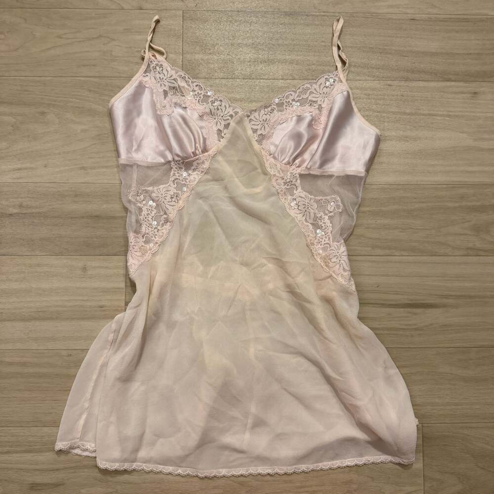 Vintage Victoria’s Secret Baby Pink Silk Lace Babydoll Slip Size M